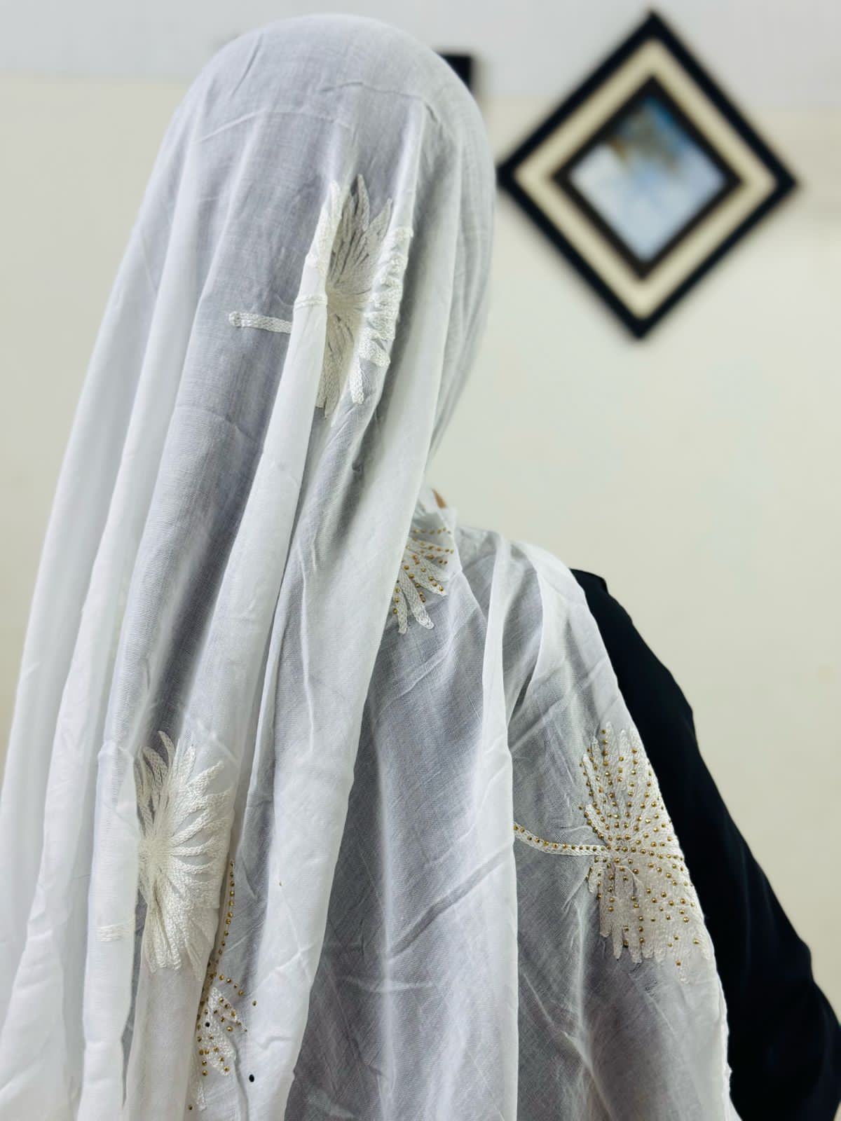 Lilly Embroidery Lawn Scarf - White