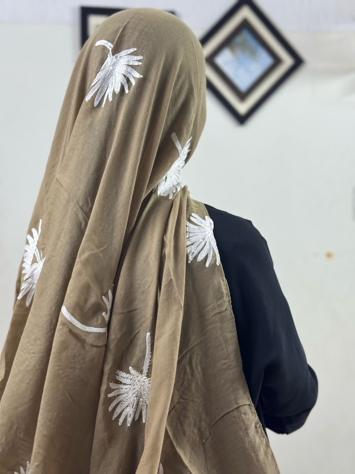 Lilly Embroidery Lawn Scarf - Greyish Brown