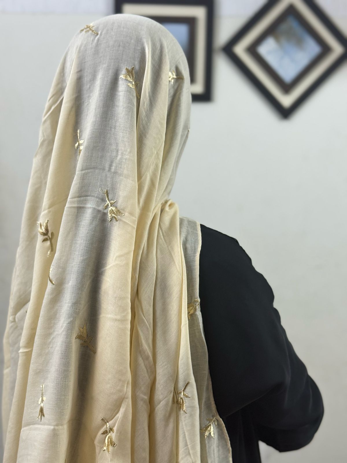 Tulips Embroidery Lawn Scarf - Beige