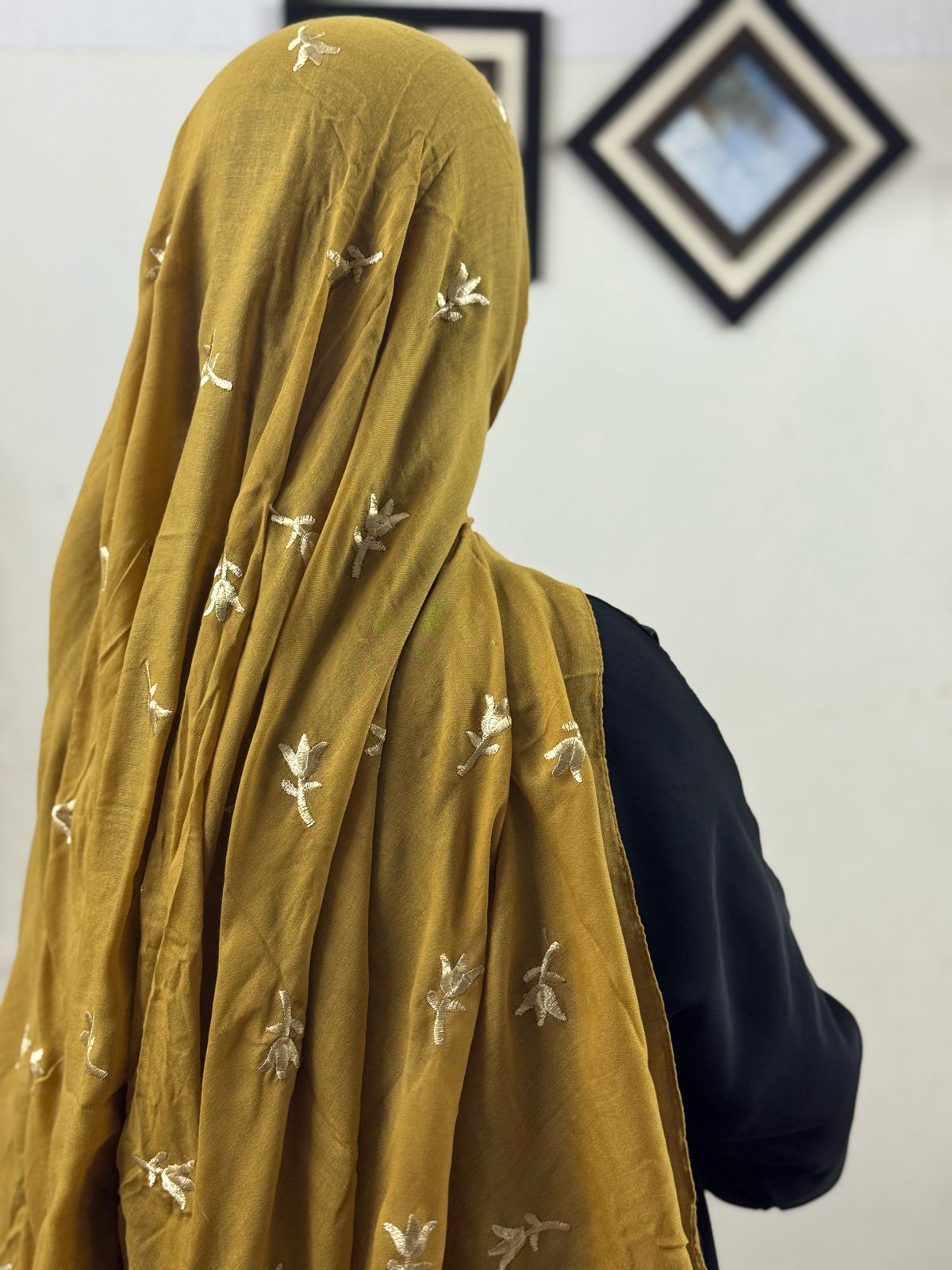 Tulips Embroidery Lawn Scarf - French Beige